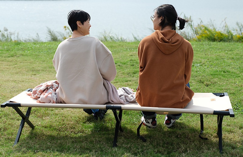 야외 모험을위한 캠핑 침대가 왜 가장 똑똑한 선택입니까?